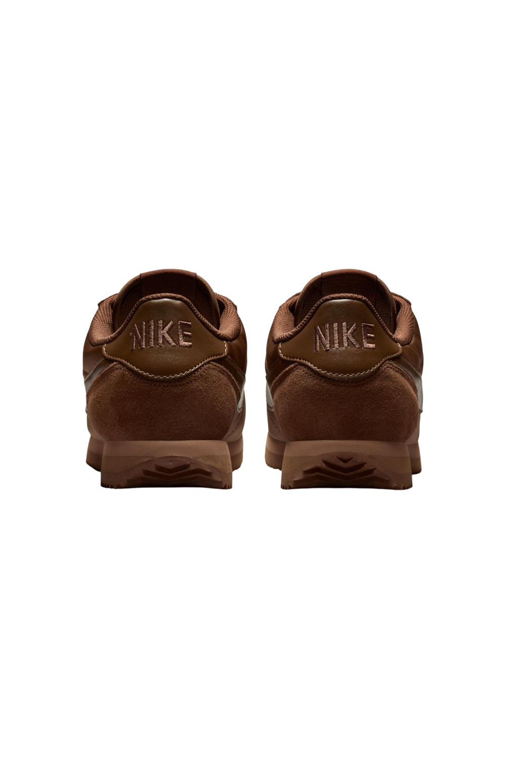 תמונת תקריב של נעלי סניקרס קורטז