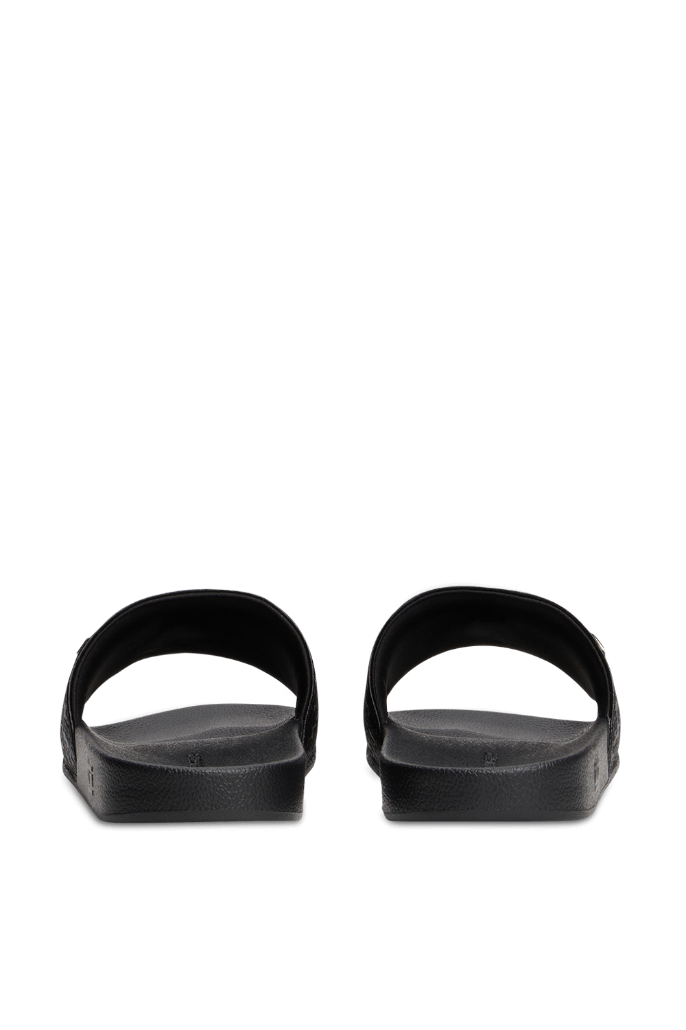 תמונת תקריב של כפכפי סליידס