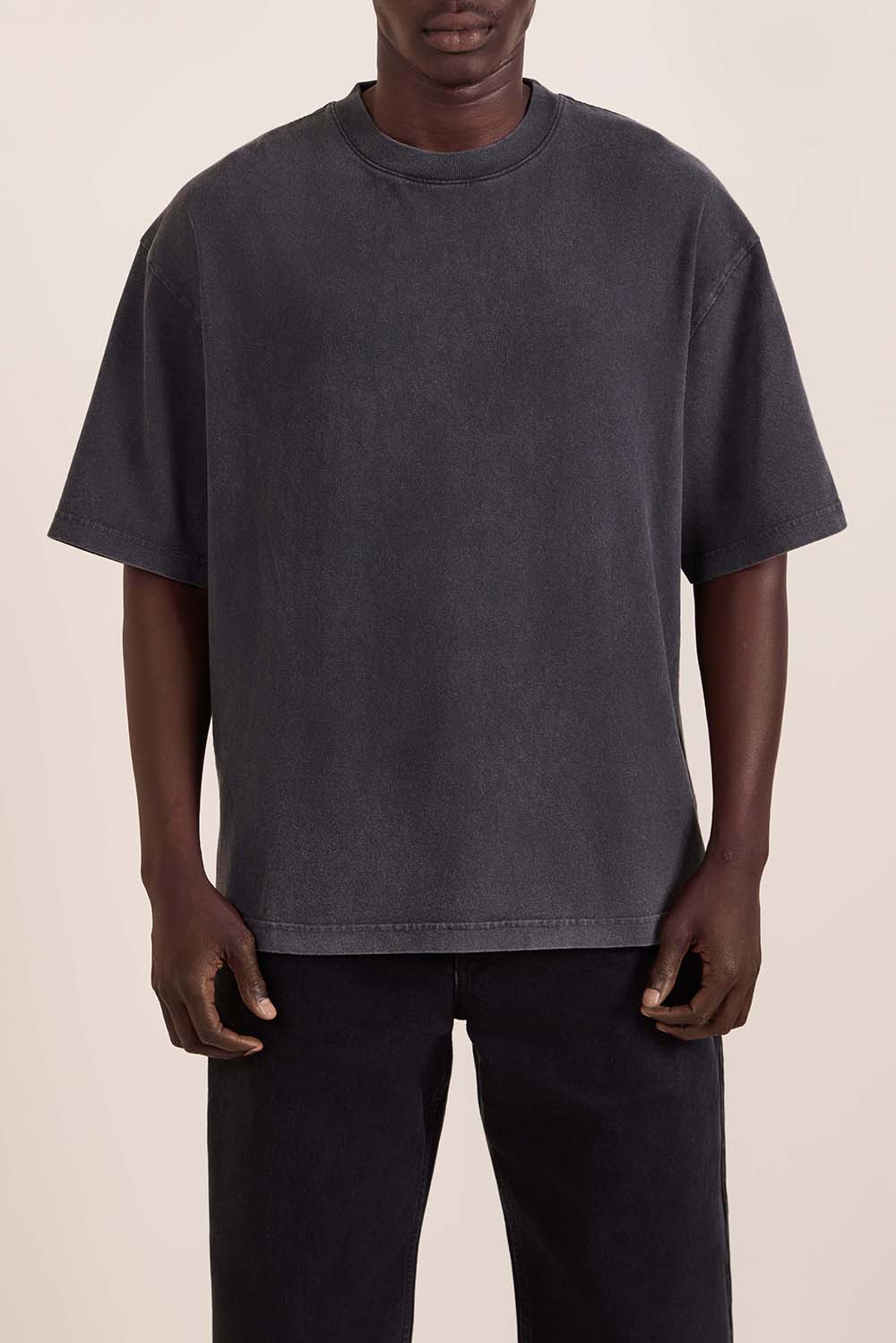 תמונת דוגמן קידמית של חולצת טי