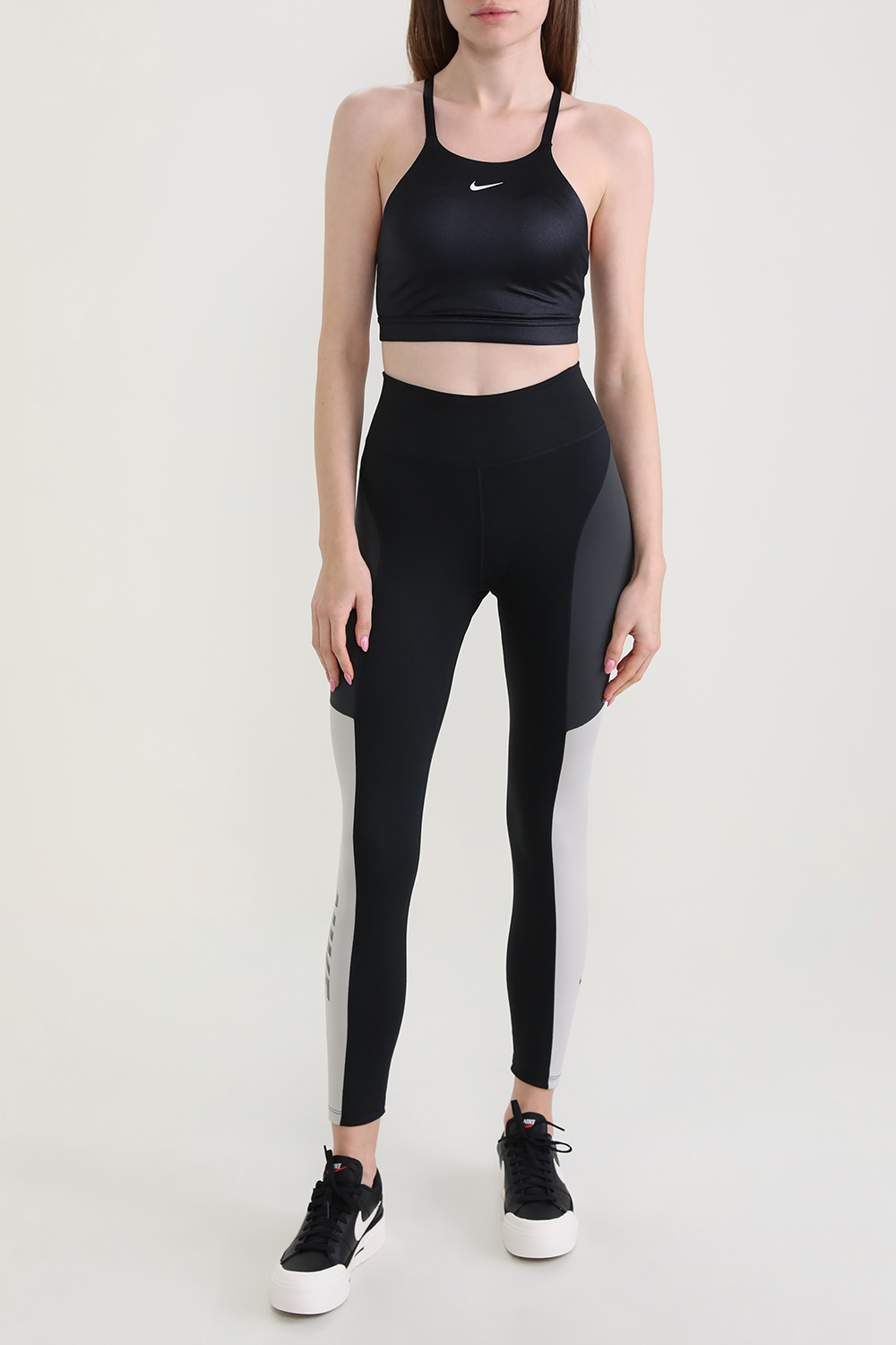 תמונת דוגמן קידמית של נעלי ספורט קורט לגאסי