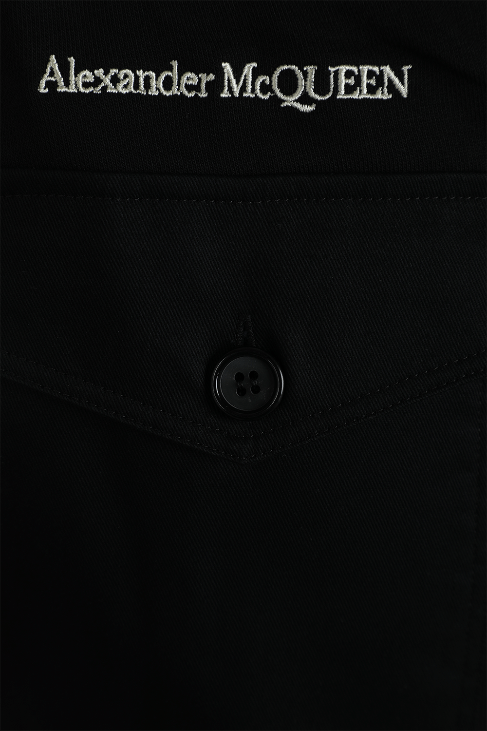 תמונה אחורית של מכנסי טרנינג שחורים אלגנטיים