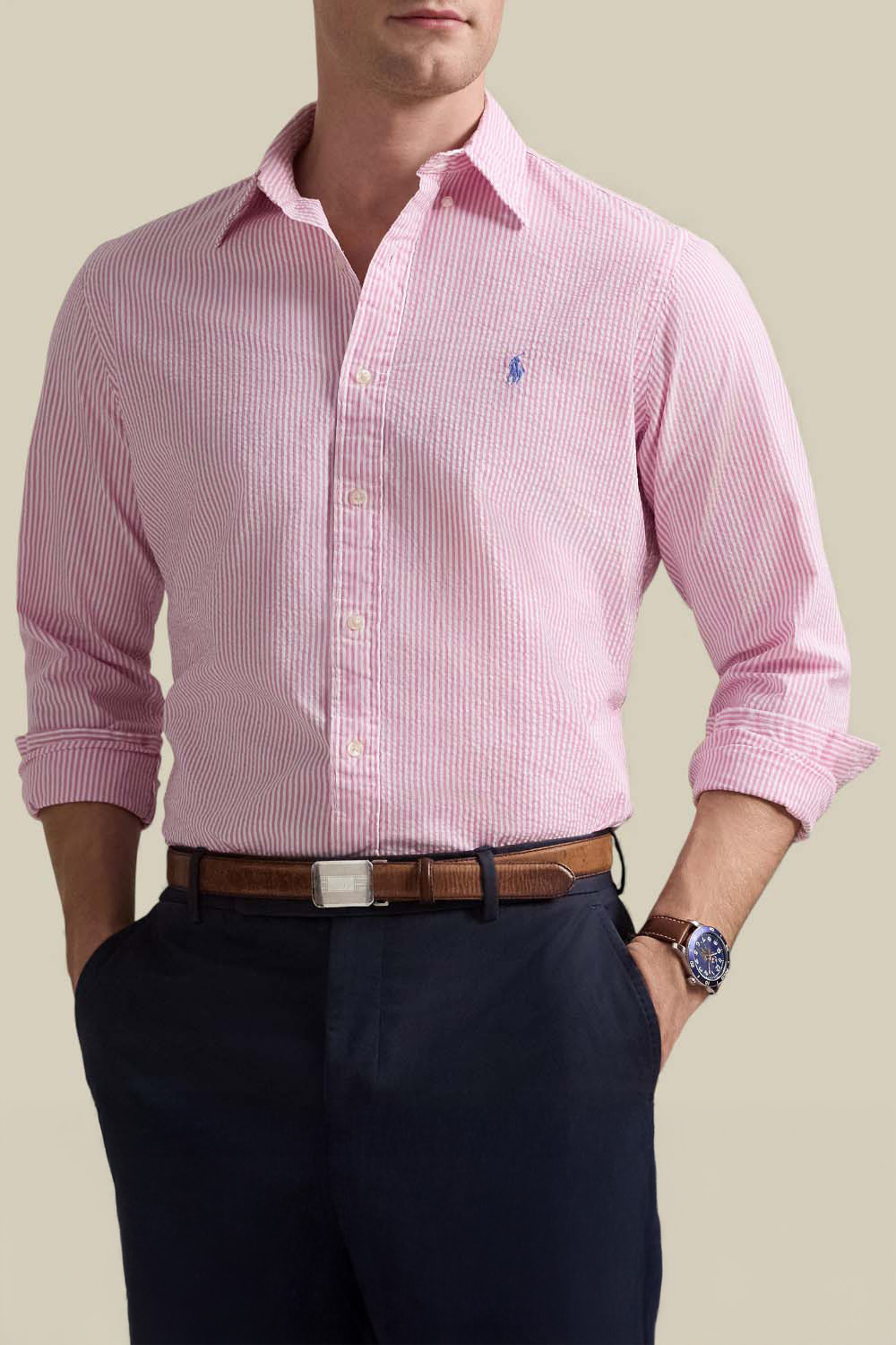 תמונת דוגמן קידמית של חולצת כפתורים