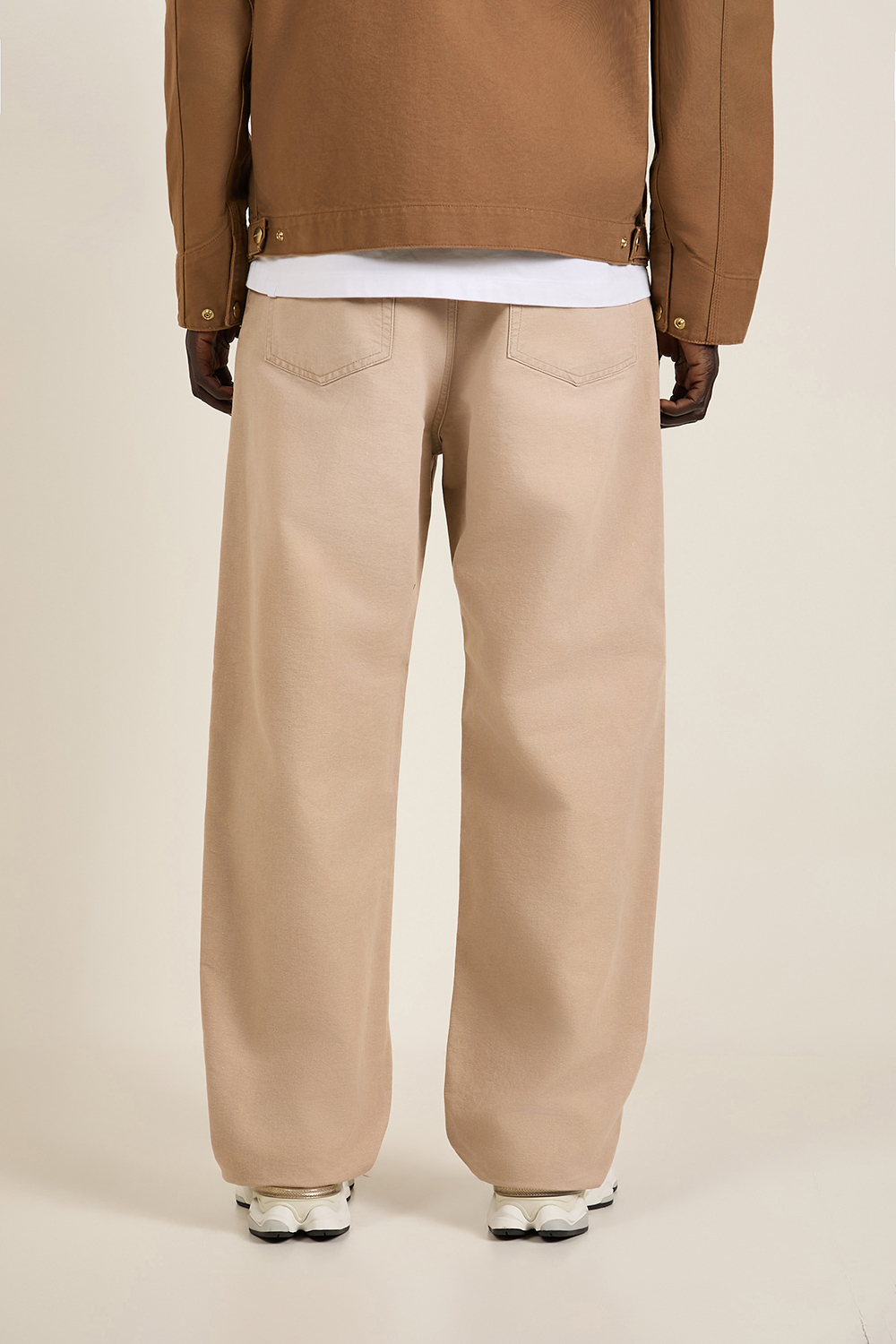 תמונת תקריב דוגמן של מכנסי ג'ינס