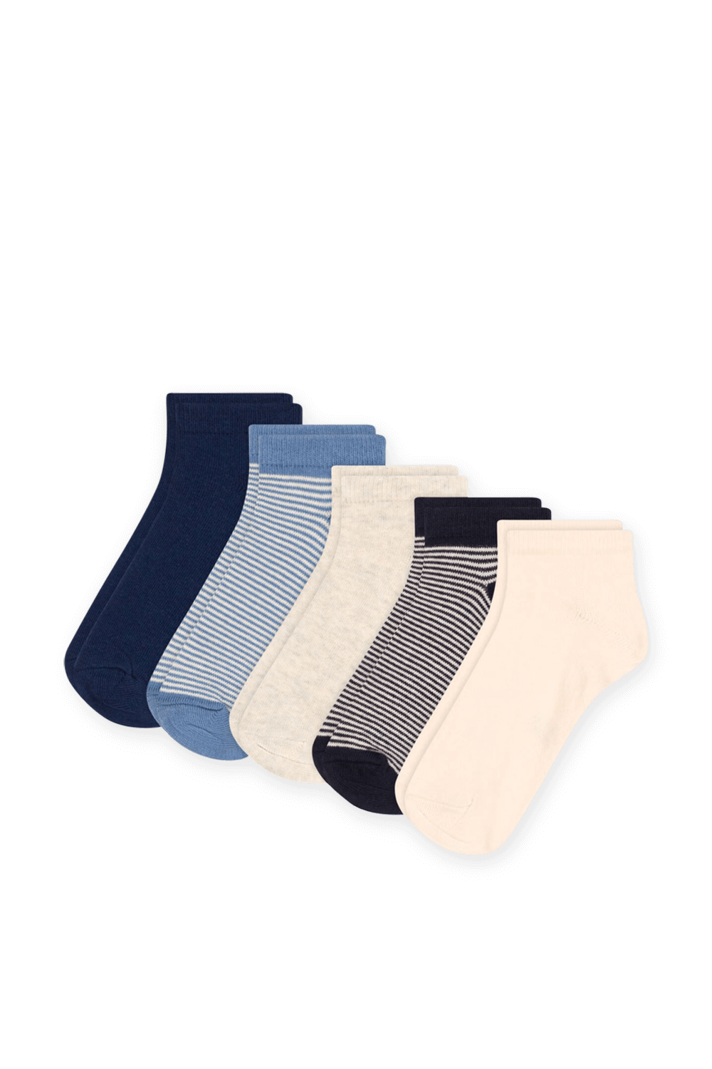 תמונה קידמית של חמישה זוגות גרביים