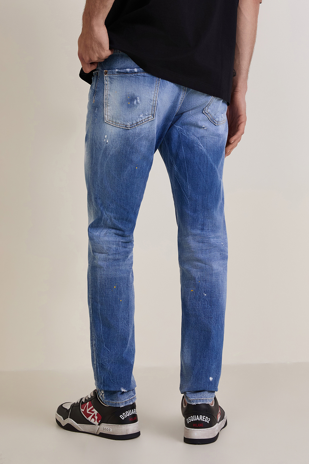 תמונת דוגמן אחורית של מכנסי ג'ינס