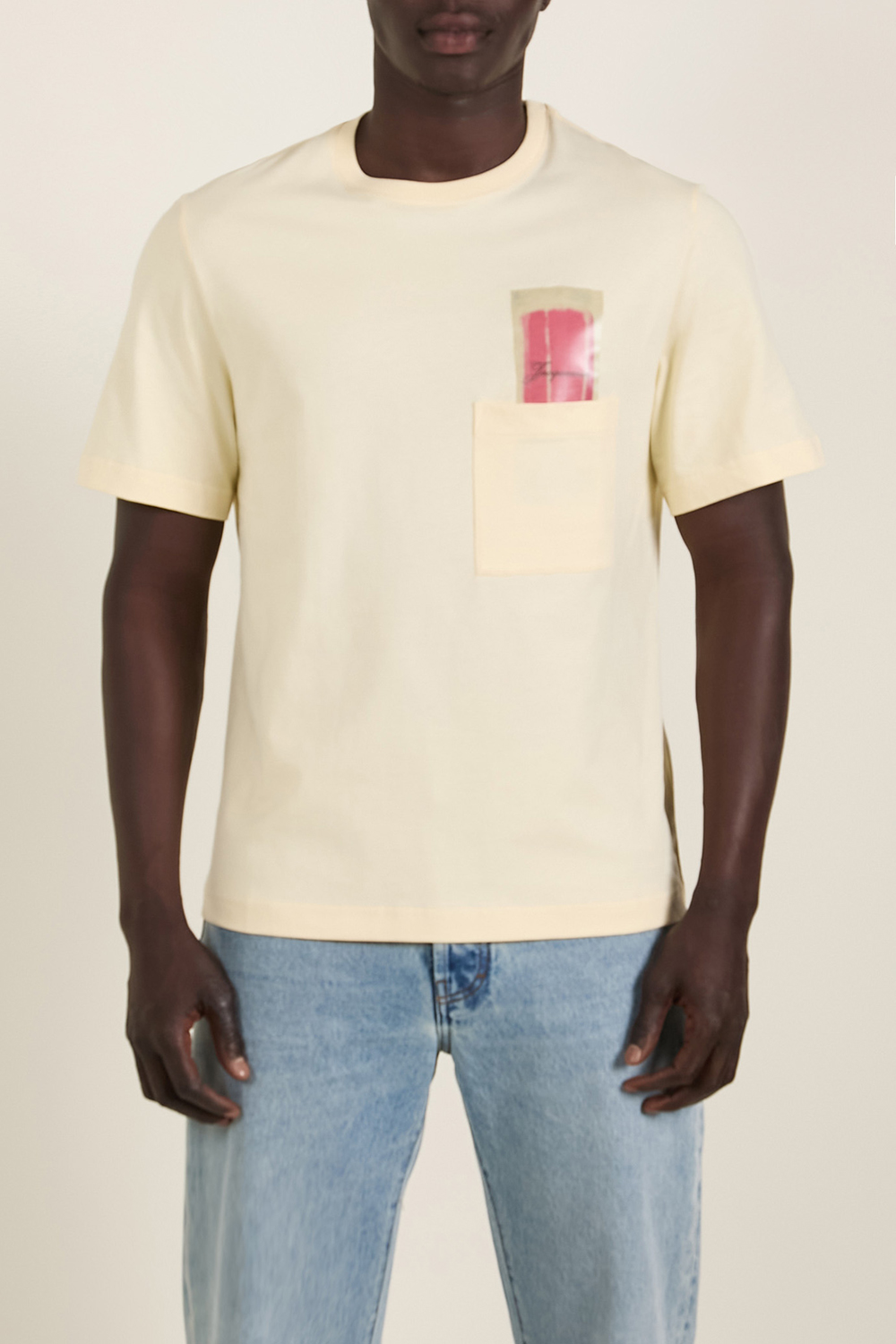 תמונת דוגמן קידמית של חולצת טי