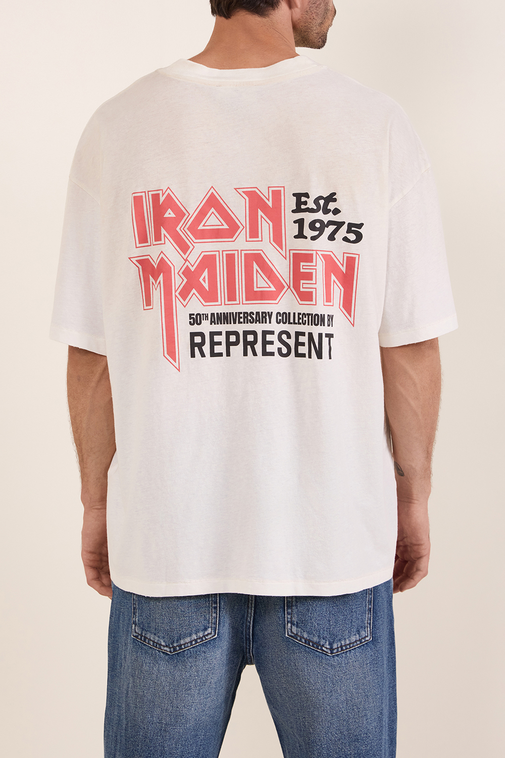 תמונת תקריב דוגמן של חולצת טי במהדורת 50 שנה לאיירון מיידן