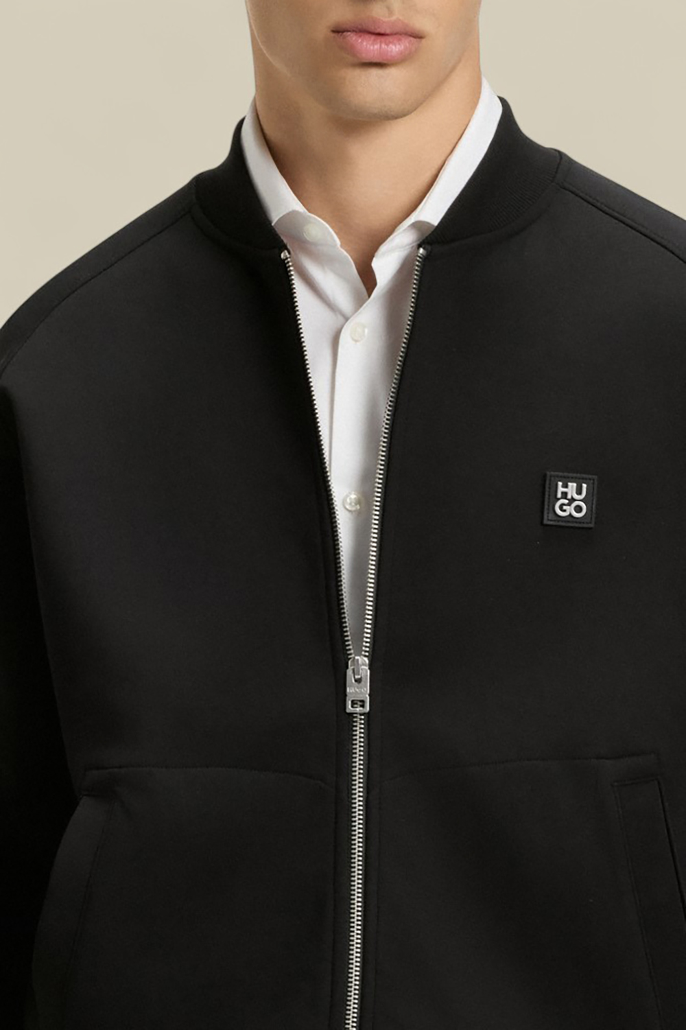 תמונת תקריב דוגמן של ז'קט בומבר אוברסייז