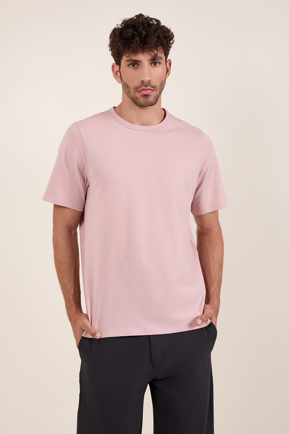 תמונת דוגמן קידמית של Organic Cotton Classic-Fit T-Shirt