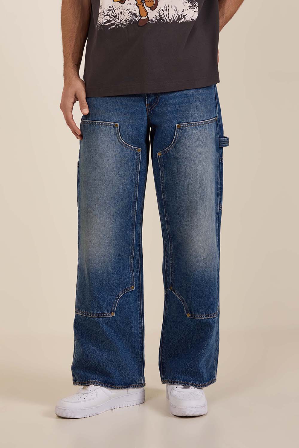 תמונת דוגמן קידמית של ליוויס X צעצוע של סיפור מכנסי ג'ינס