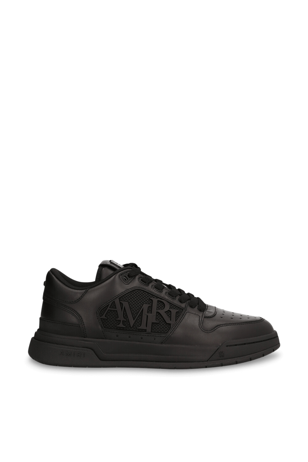 תמונה קידמית של נעלי סניקרס