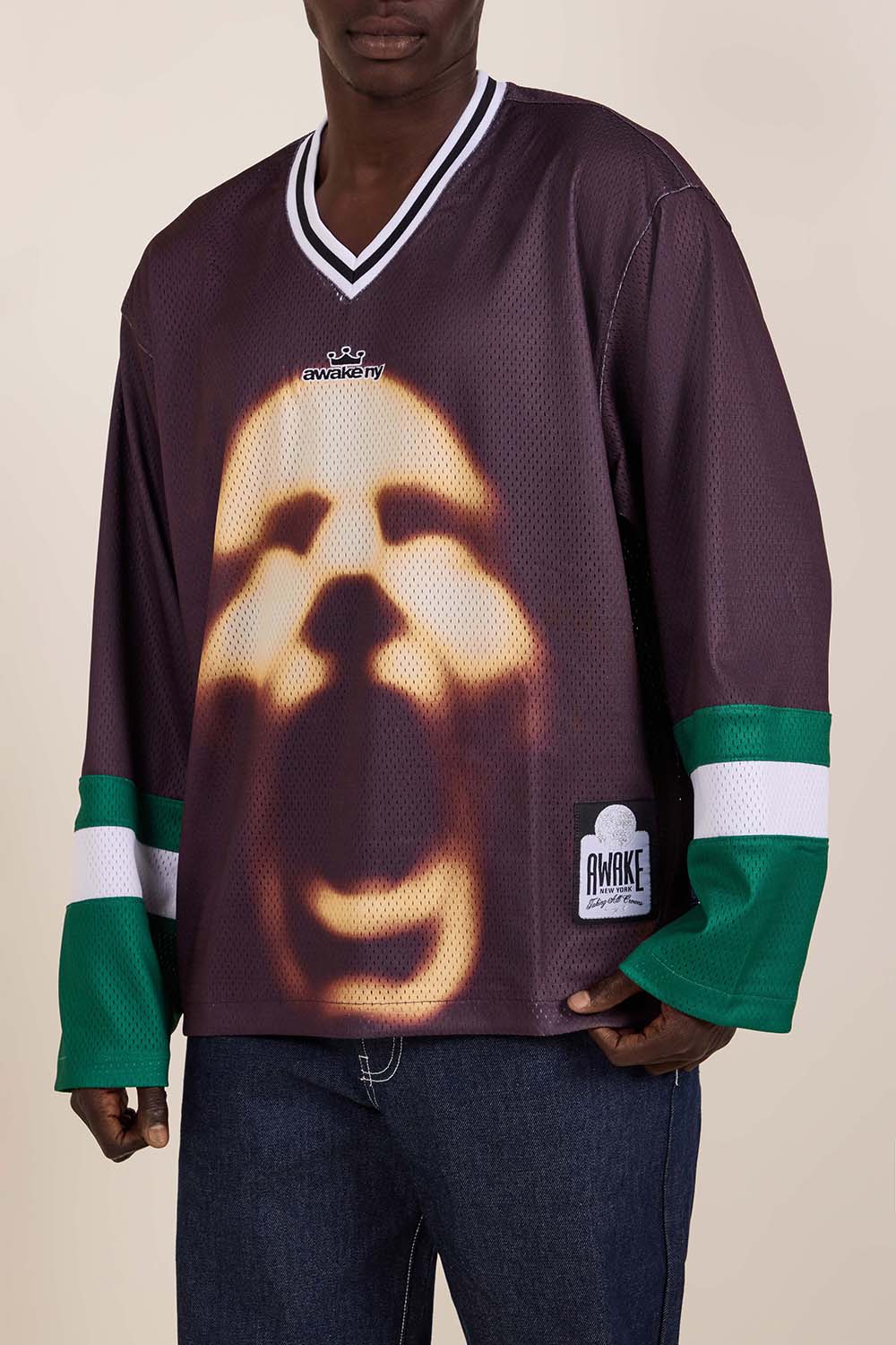 תמונת דוגמן קידמית של חולצת טי אוברסייז