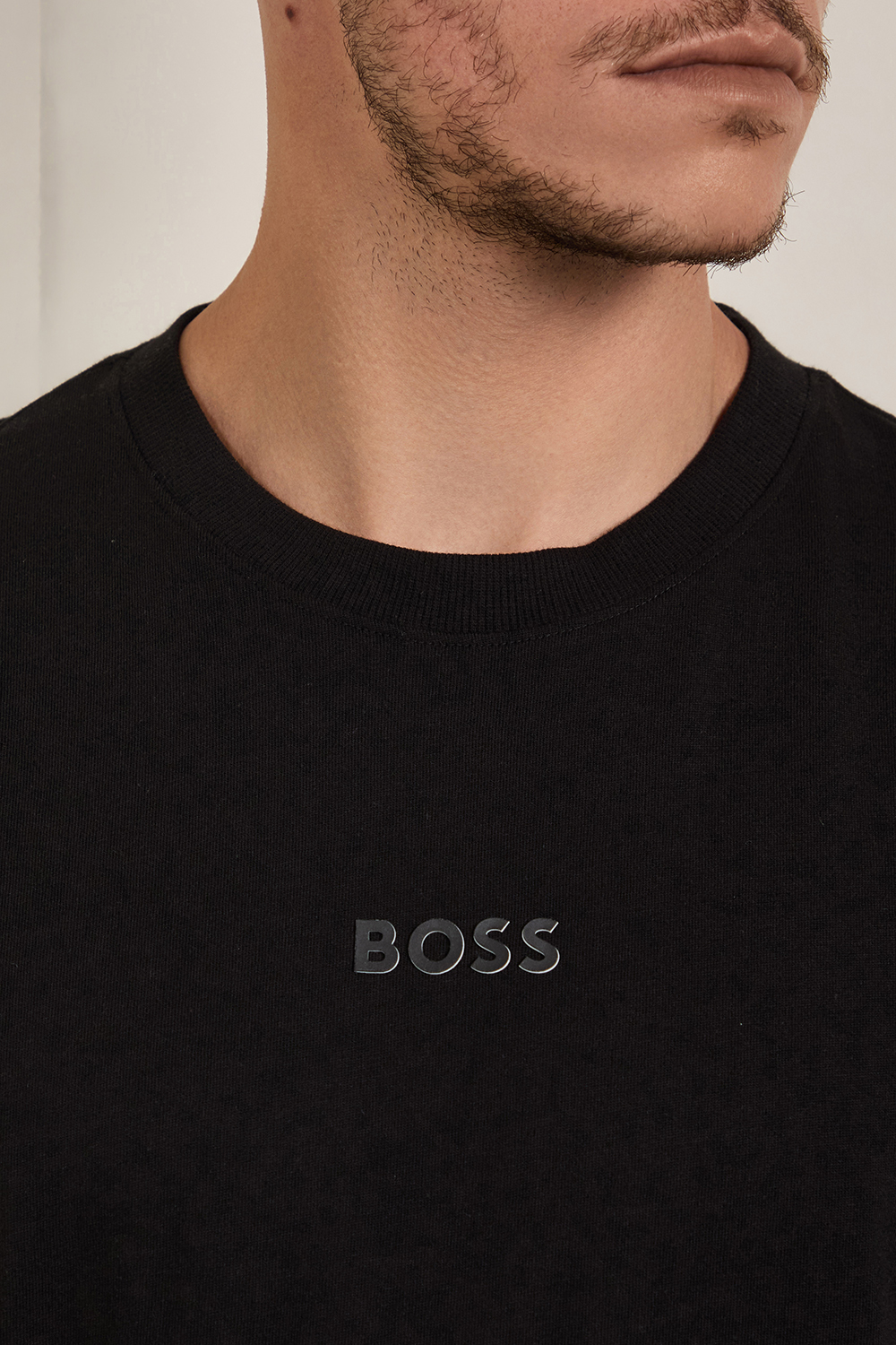 תמונת תקריב דוגמן של חולצת טי