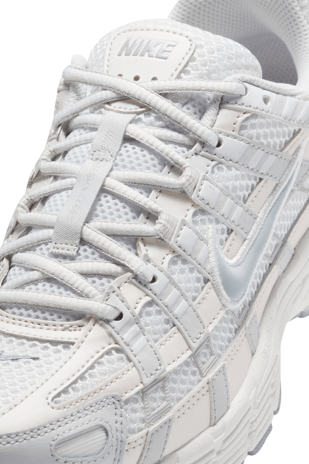 תמונת פנים של נעלי ריצה פי - 6000