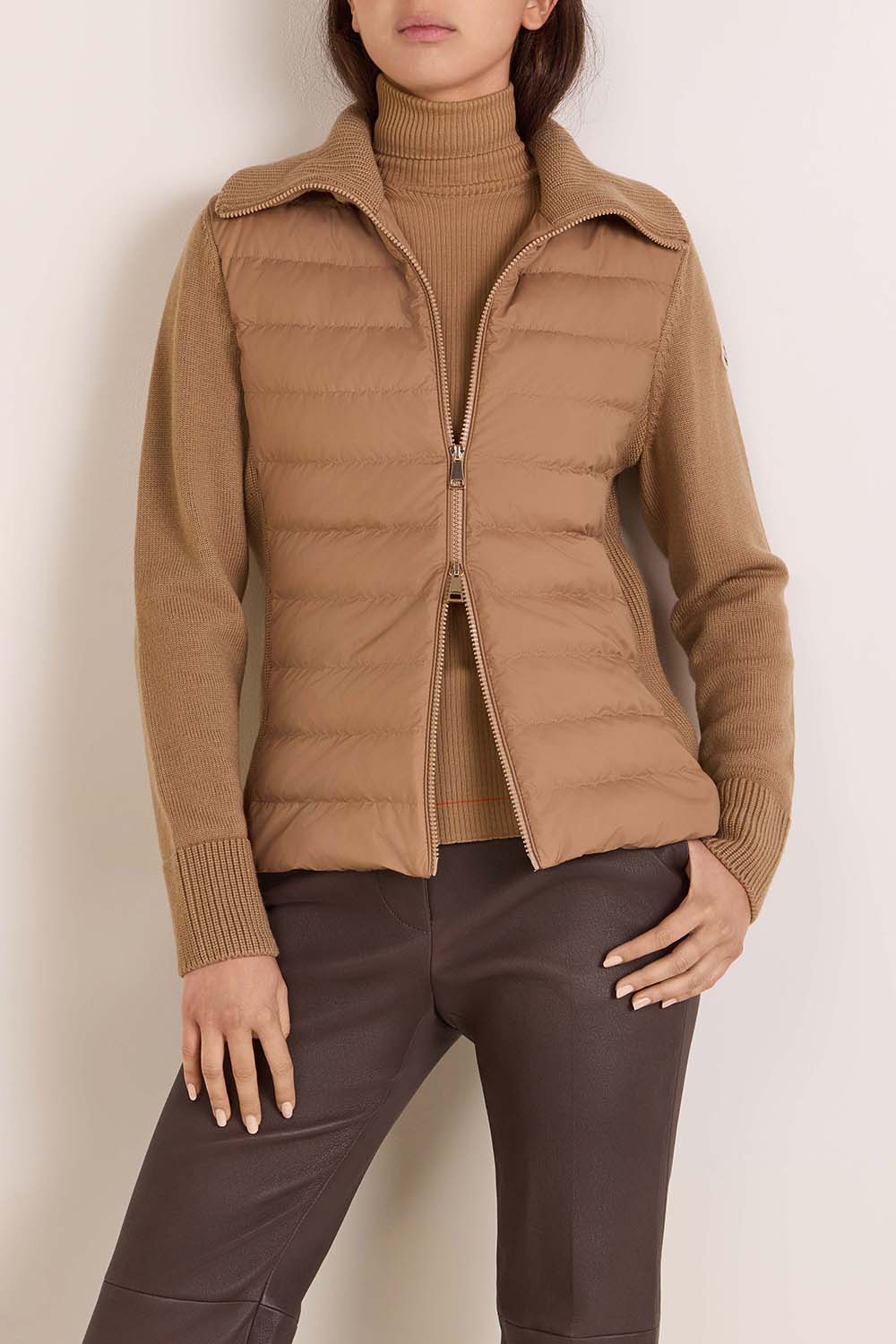 תמונת דוגמן קידמית של קרדיגן פוך