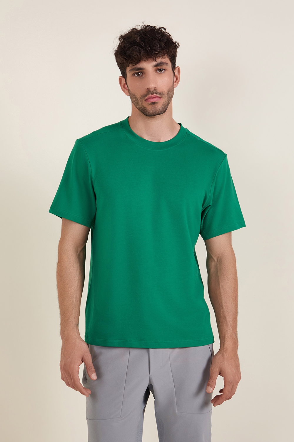 תמונת דוגמן קידמית של Zeroed In Short Sleeve Shirt