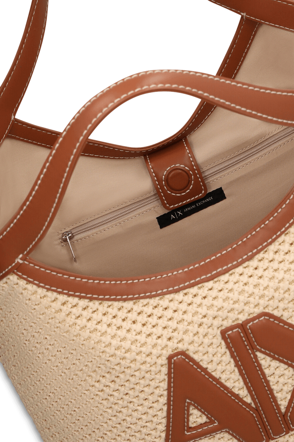 תמונת פנים של תיק קש