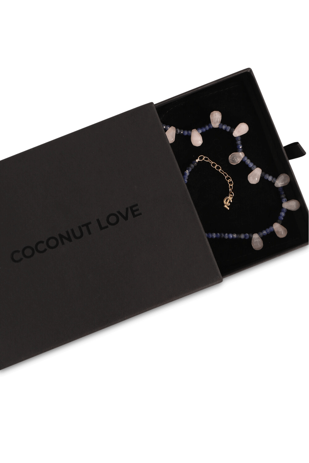 תמונה אחורית של שרשרת אבנים