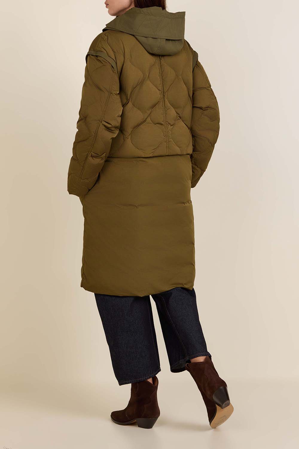 תמונת תקריב דוגמן של מעיל ורסטילי