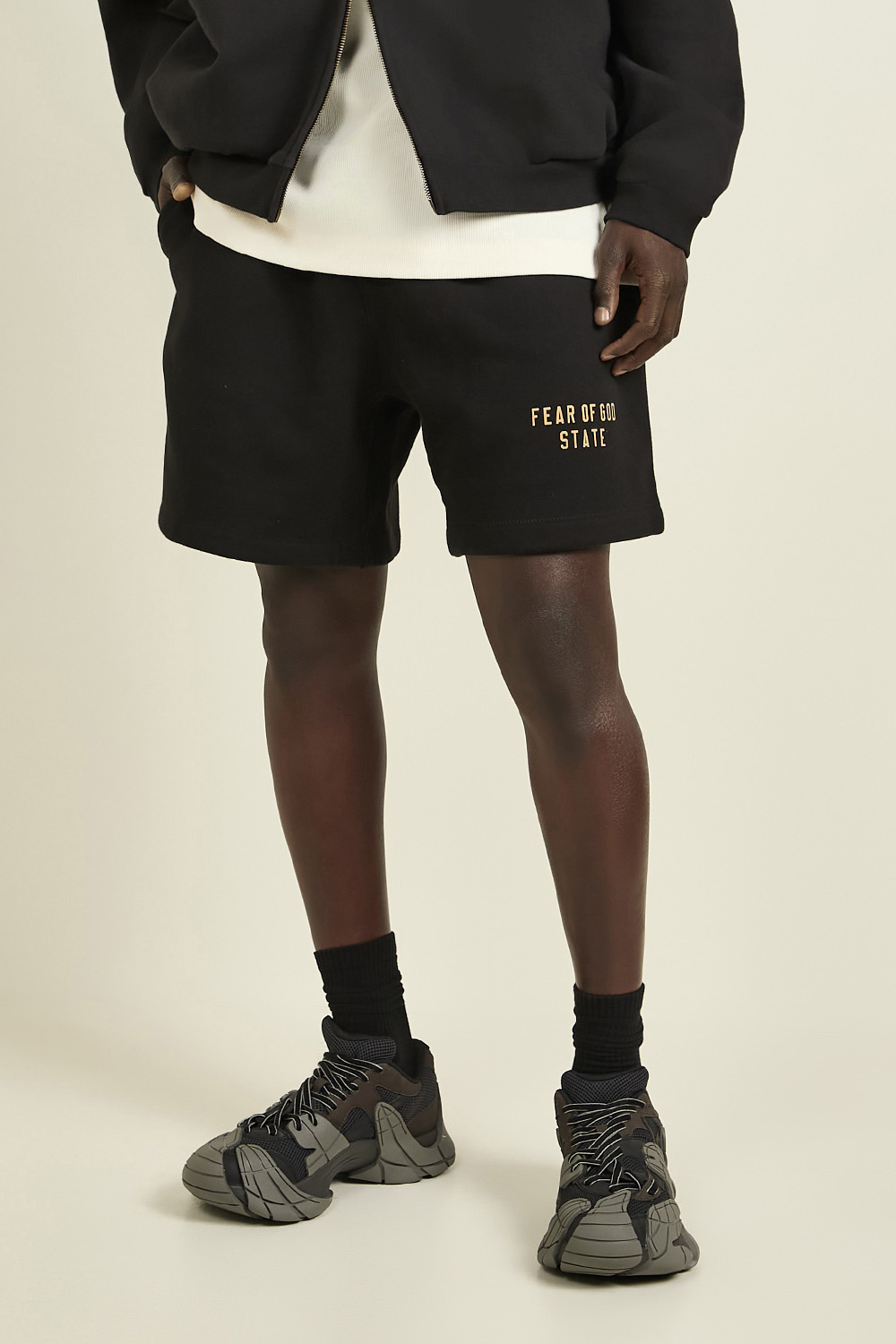 תמונת דוגמן קידמית של מכנסי פליז קצרים