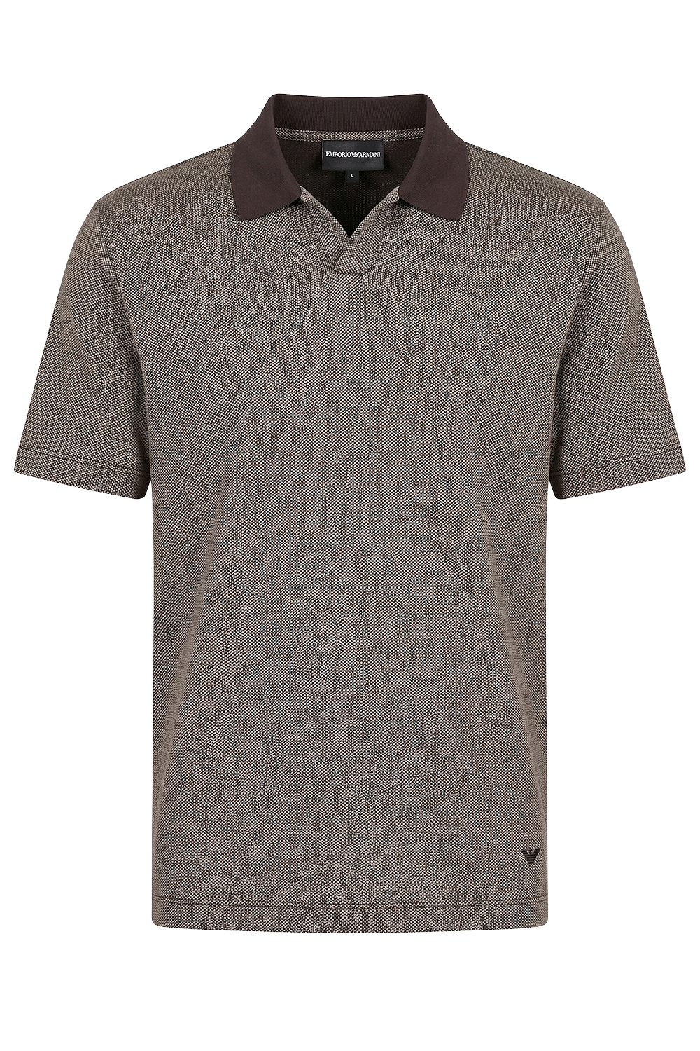 תמונה קידמית של חולצת פולו