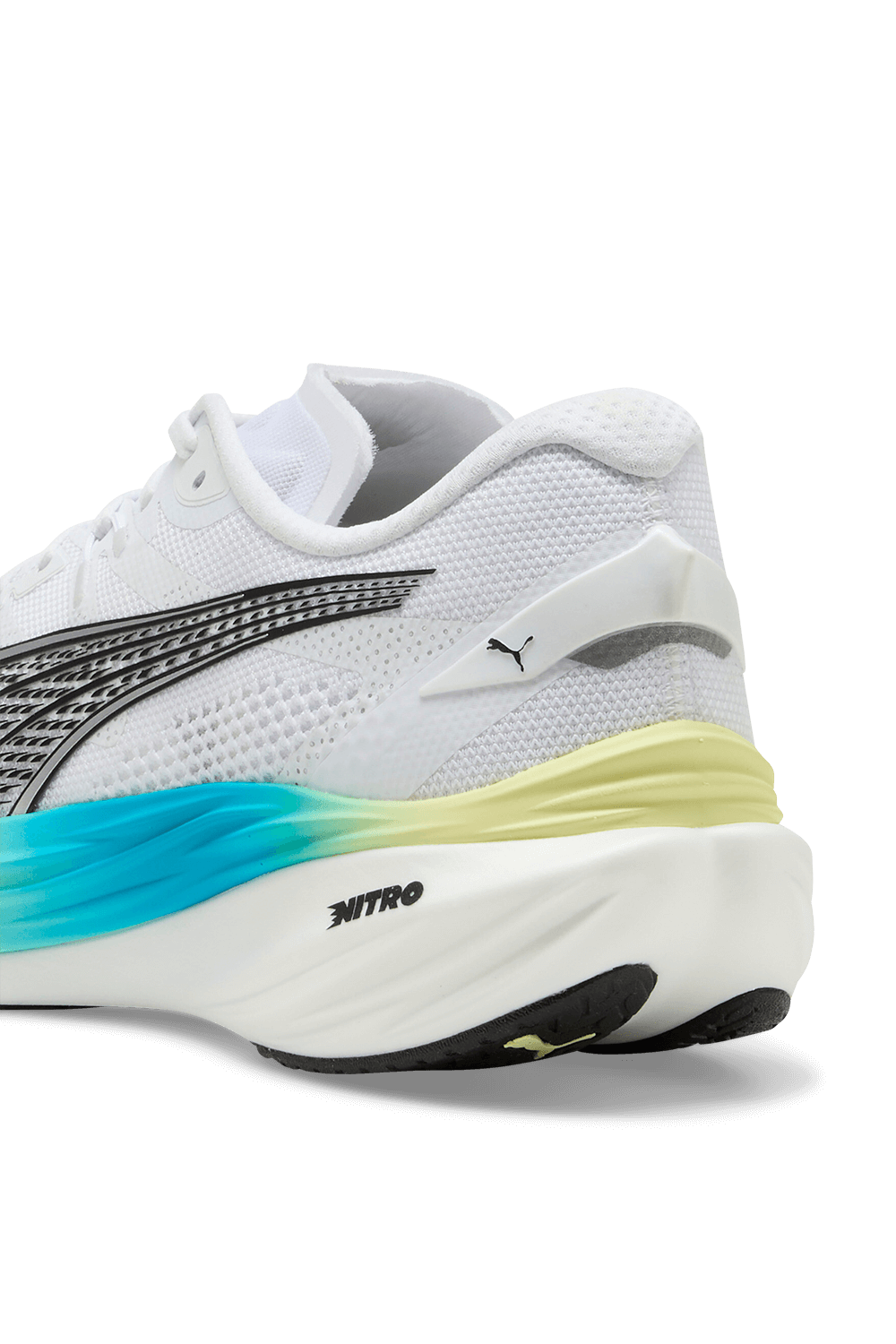 תמונת תקריב של נעלי ריצה דיביאייט ניטרו 3