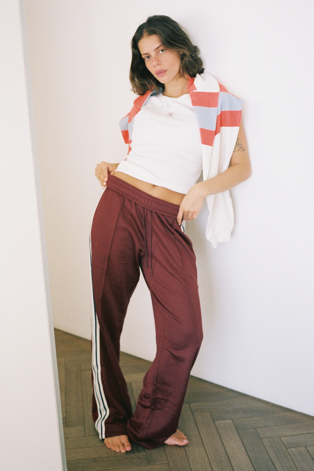 תמונת אווירה של מכנסי ג'וג