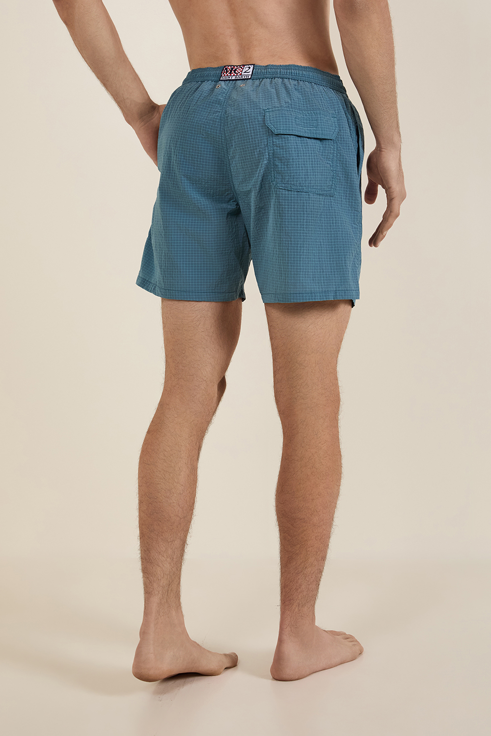 תמונת דוגמן אחורית של מכנסי בגד ים