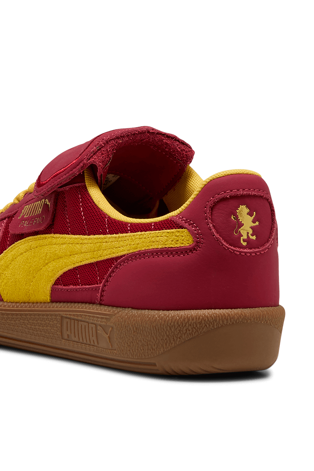 תמונת תקריב של פומה X הארי פוטר נעלי סניקרס פאלרמו