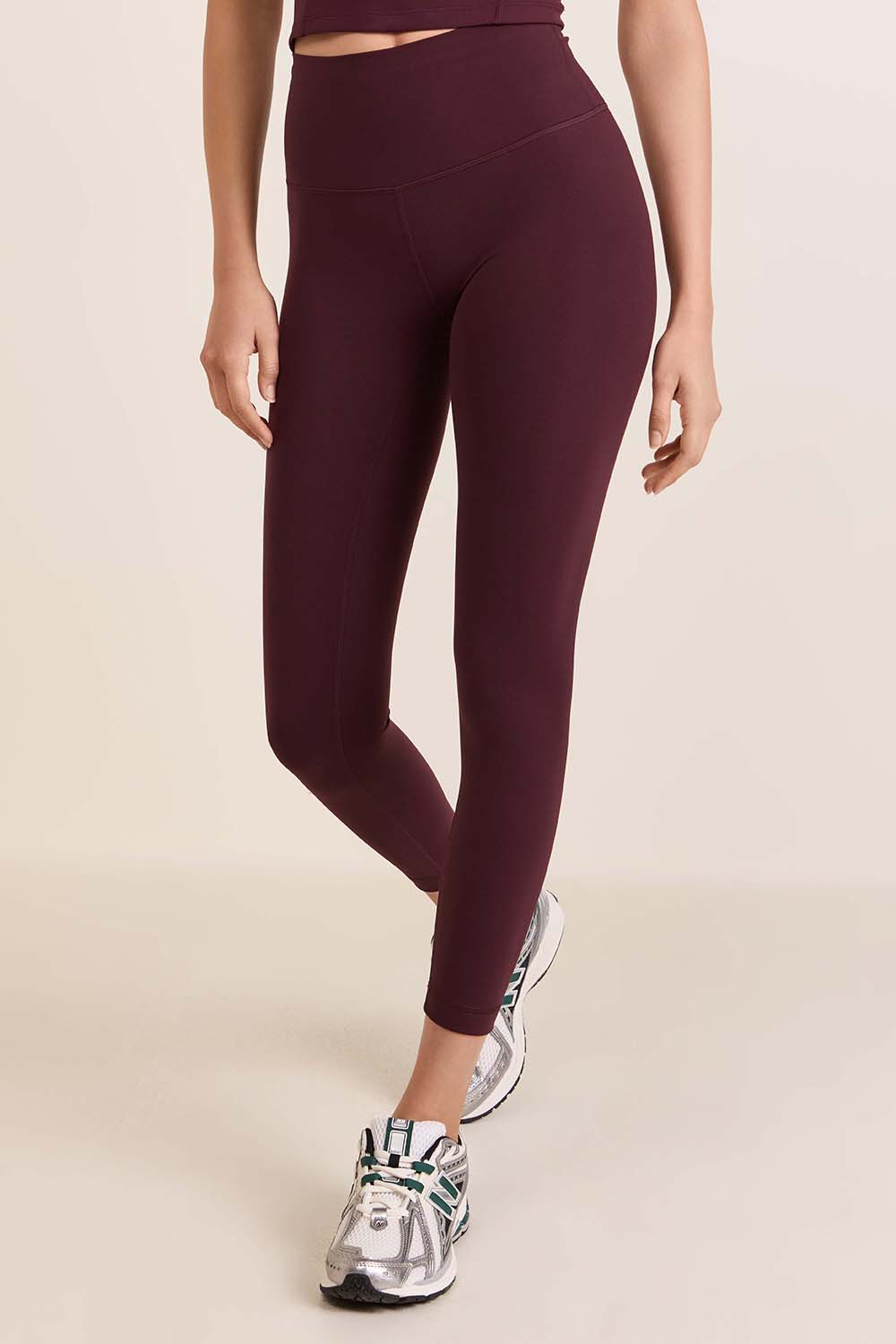 תמונת דוגמן קידמית של Wunder Train HR Tight 25