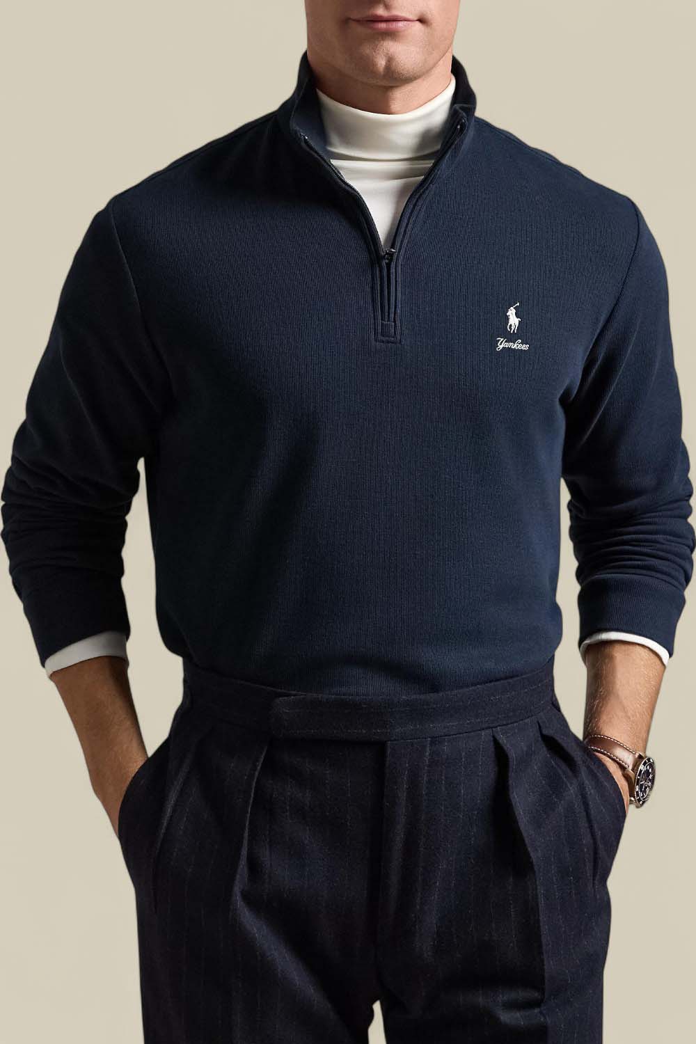 תמונת דוגמן קידמית של פולו ראלף לורן X MLB חולצת טי