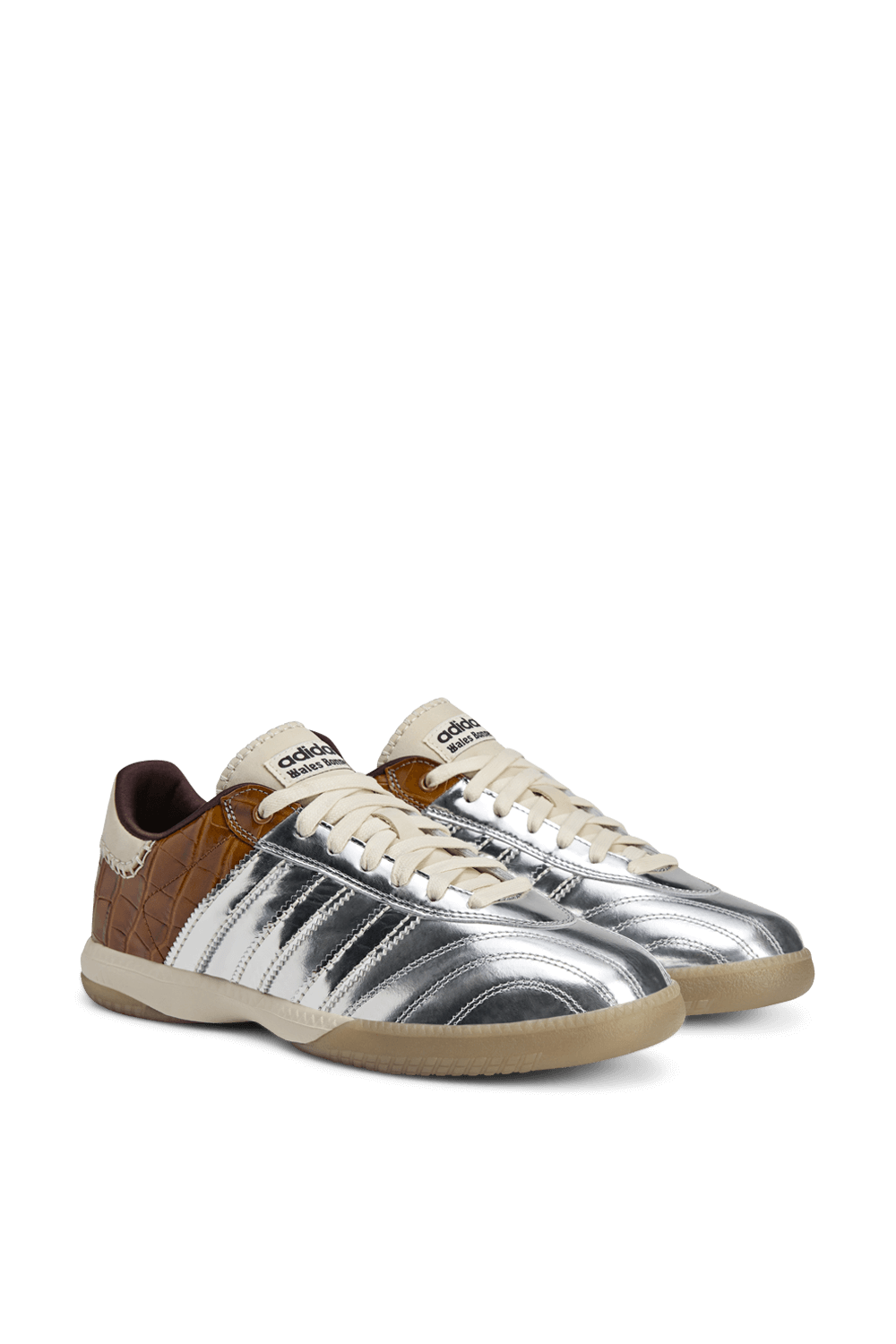 תמונת תקריב של אדידס X וולס בונר נעלי סניקרס