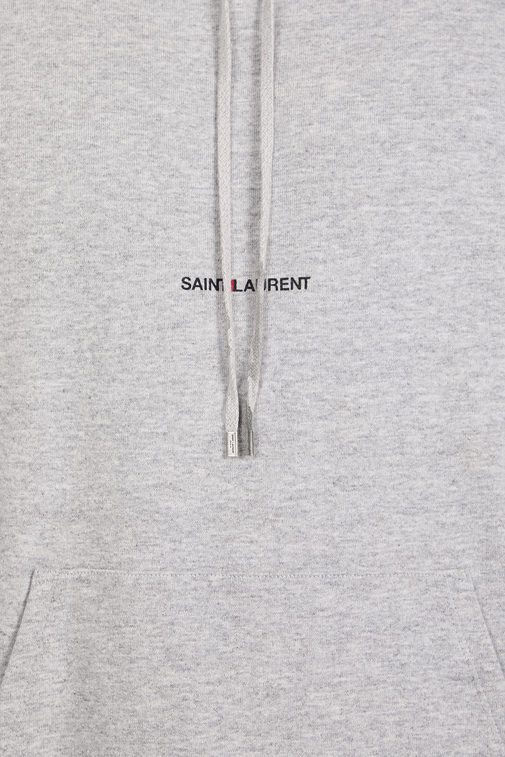 תמונת תקריב דוגמן של סווטשירט קפוצ'ון