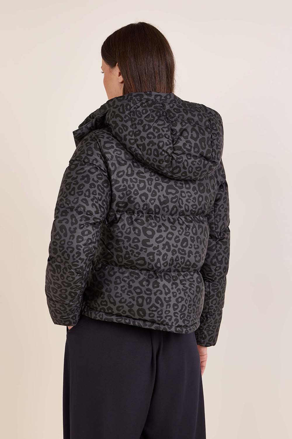 תמונת דוגמן אחורית של Wunder Puff Cropped Jacket