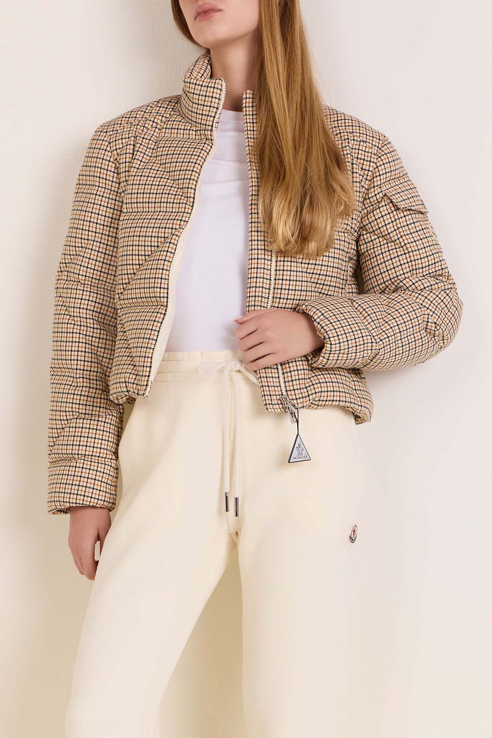 תמונת דוגמן קידמית של מעיל פוך יהלומים