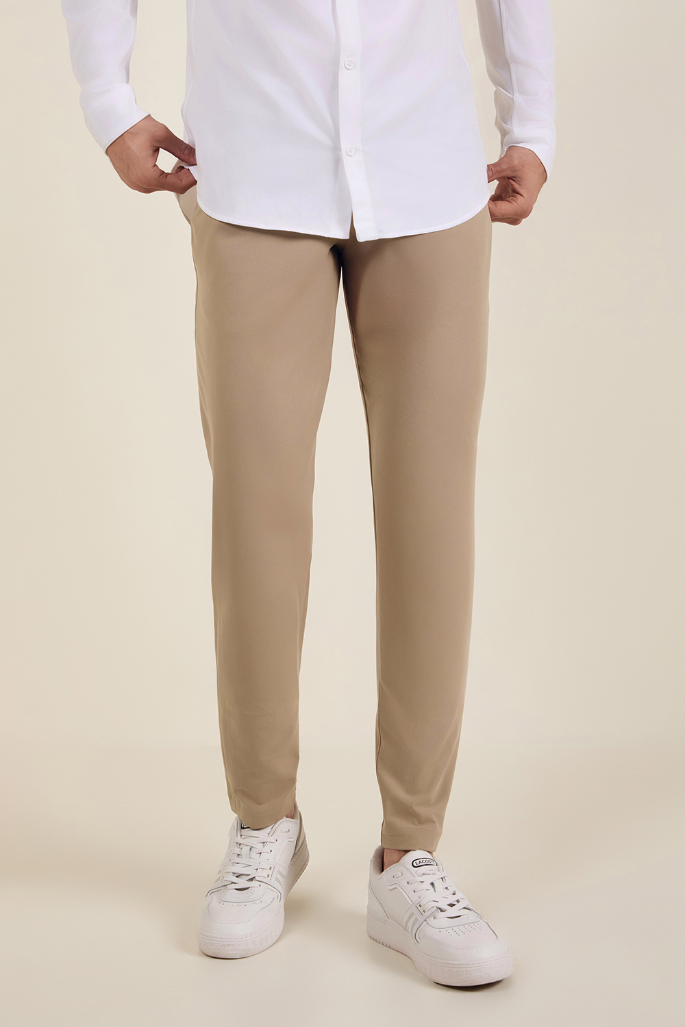 תמונת דוגמן קידמית של ABC Slim-Fit 5 Pocket Pant 32'' Warpstreme