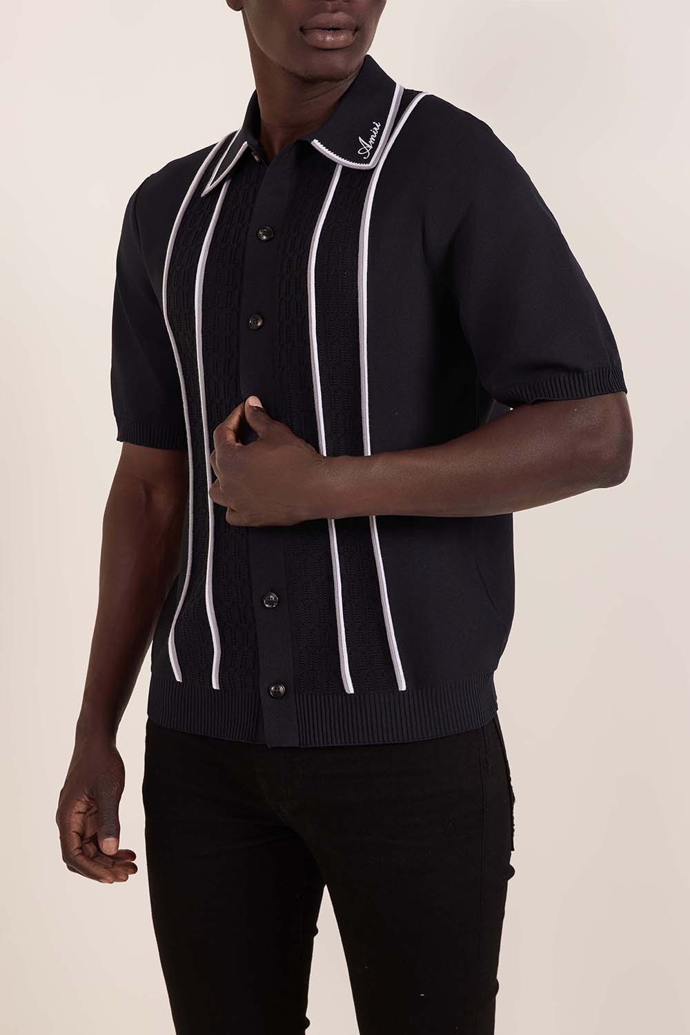 תמונת דוגמן קידמית של חולצת סריג כפתורים