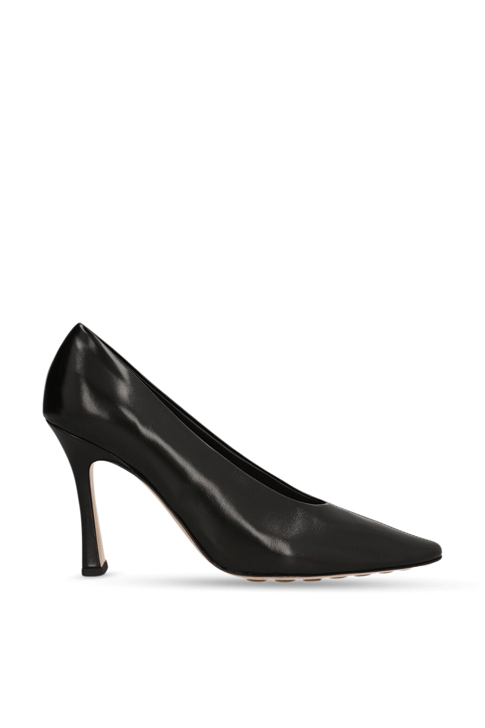 תמונה קידמית של נעלי עקב סליפ און