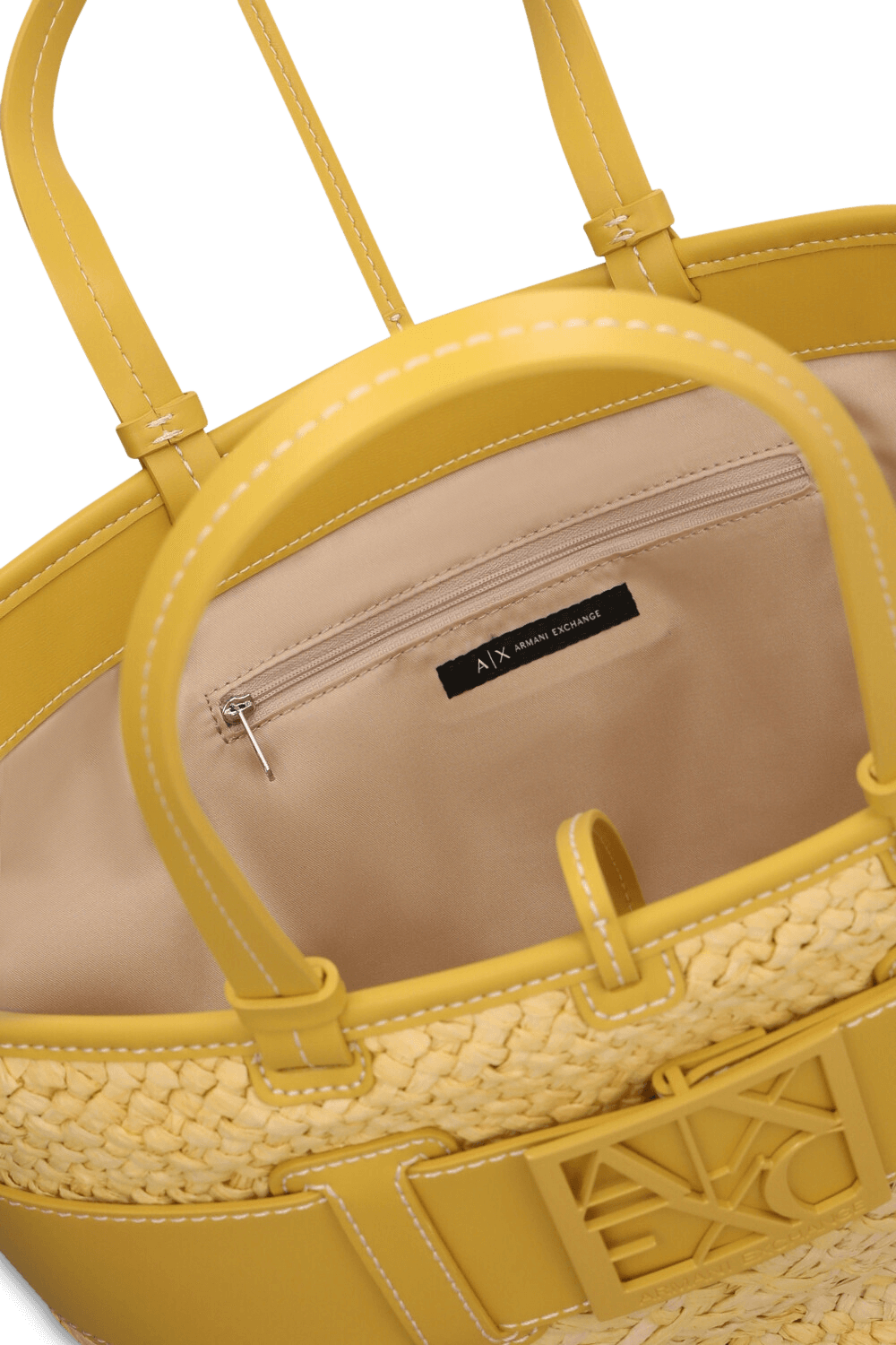 תמונת פנים של תיק קש