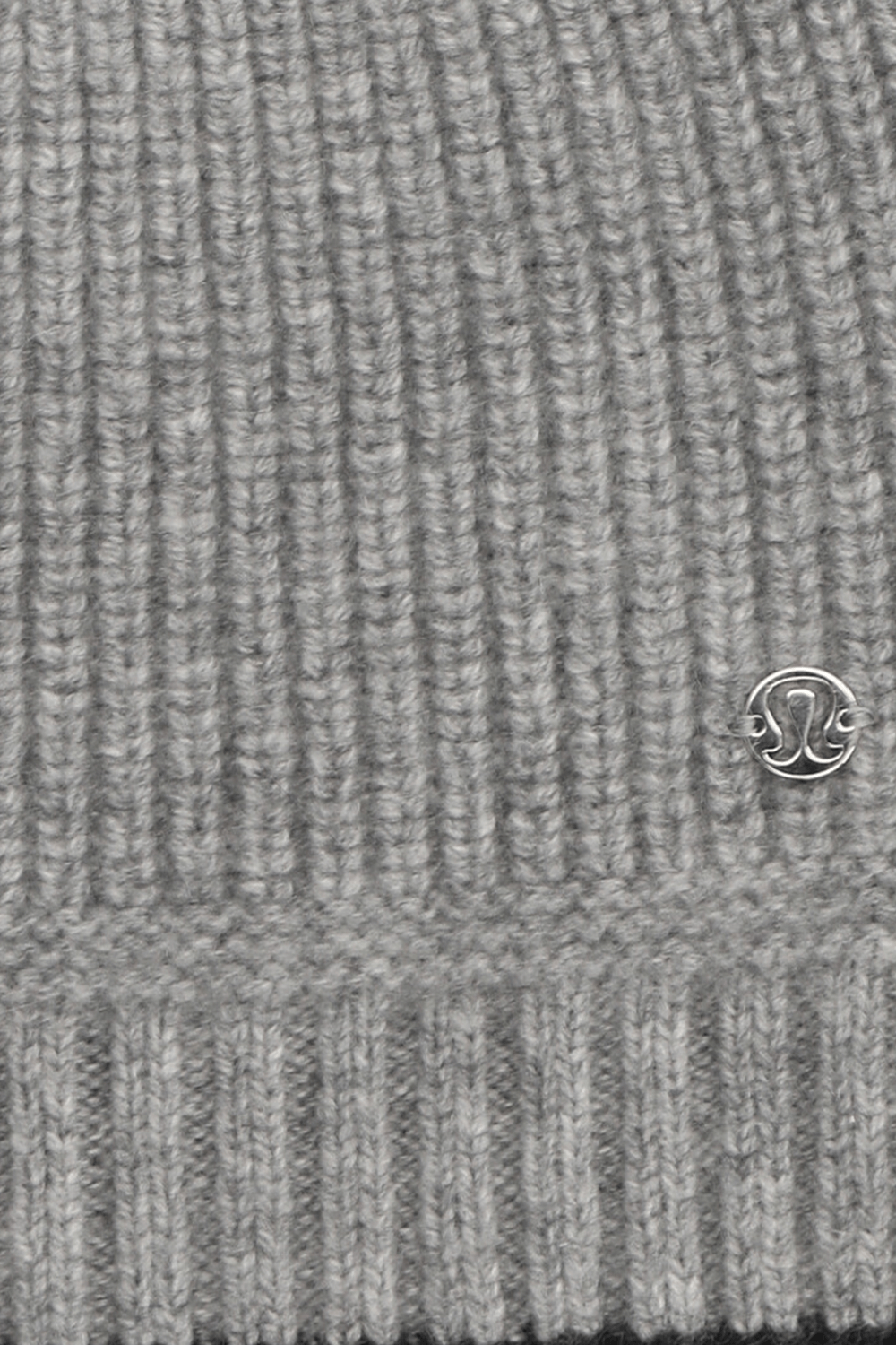 תמונת תקריב של Cashmere Beanie