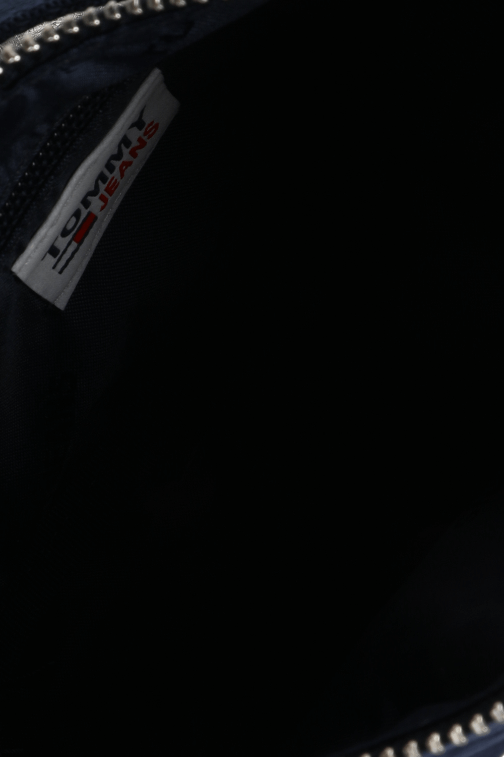 תמונת פנים של תיק כתף טומי ג'ינס