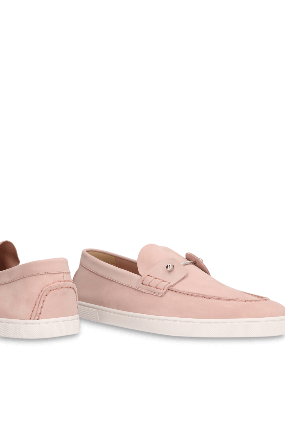 תמונת תקריב של נעלי מוקסינים