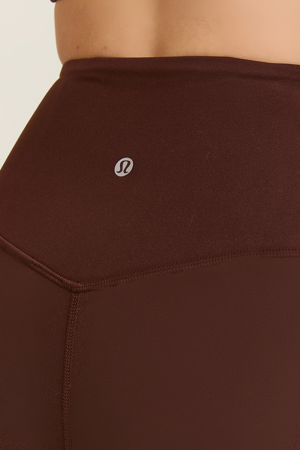 תמונת תקריב דוגמן של Align™ Mini-Flare Pant *Short