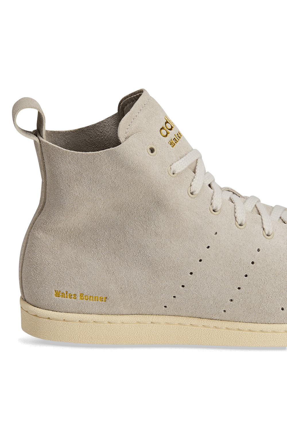 תמונת תקריב של אדידס X וולס בונר נעלי סניקרס סופרסטאר