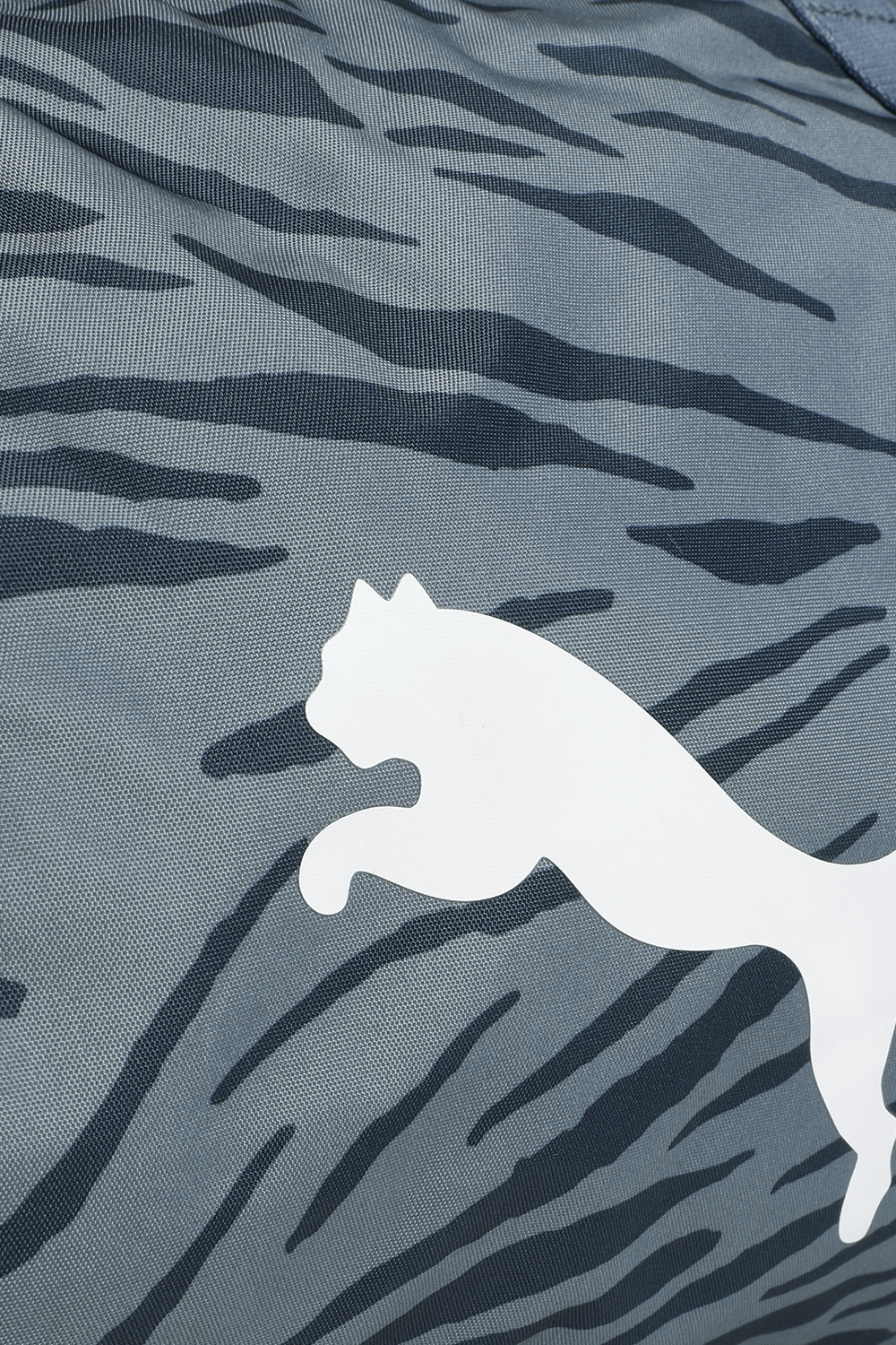 תמונת תקריב של תיק אימון כחול