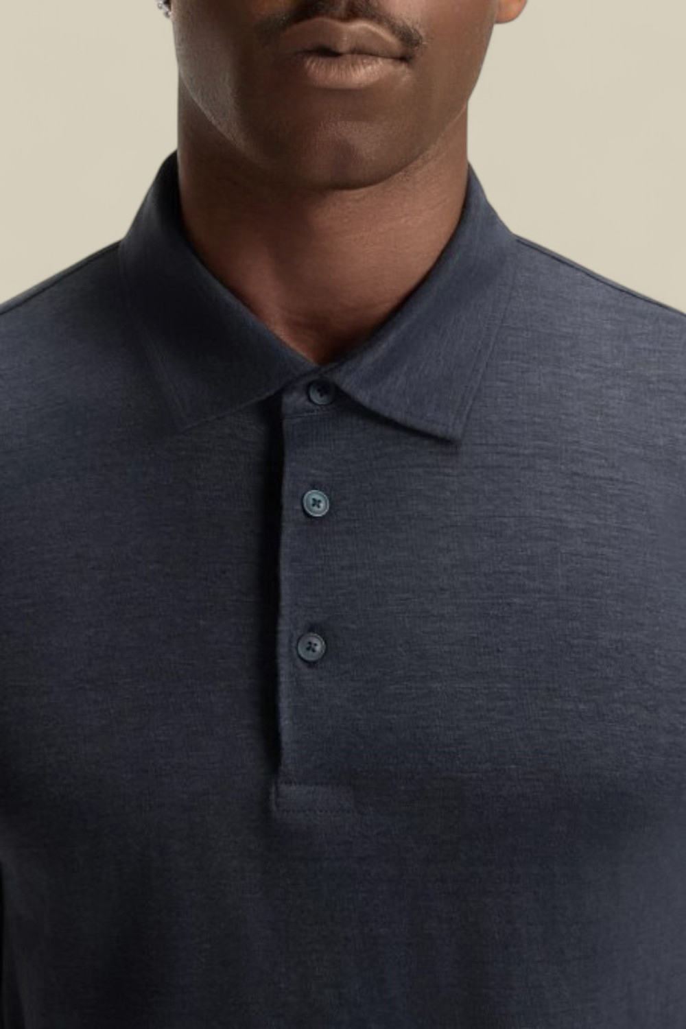 תמונת דוגמן אחורית של בוס X דיויד בקהאם חולצת פולו