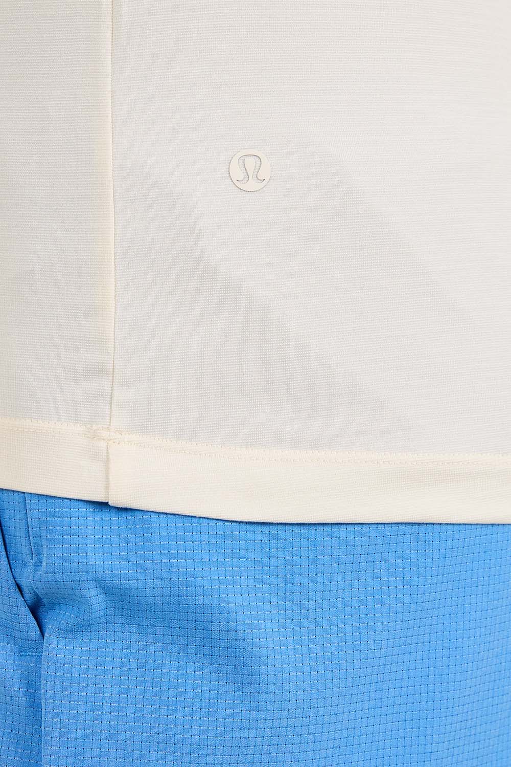 תמונת תקריב דוגמן של Evolution Short-Sleeve Polo Shirt