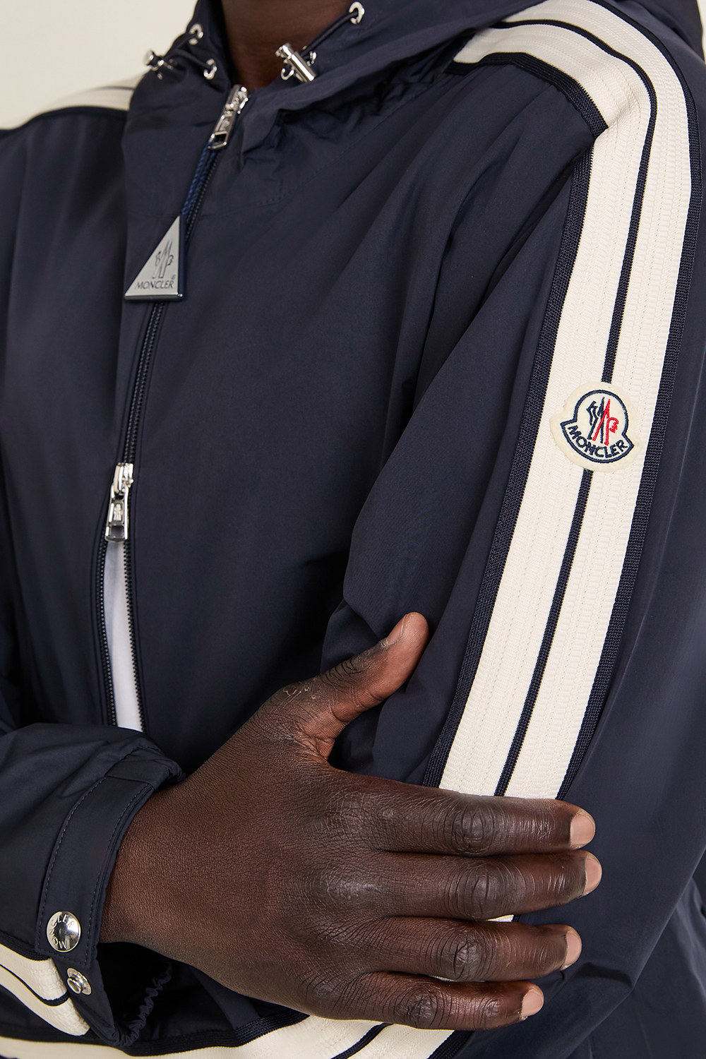 תמונת תקריב דוגמן של ז'קט