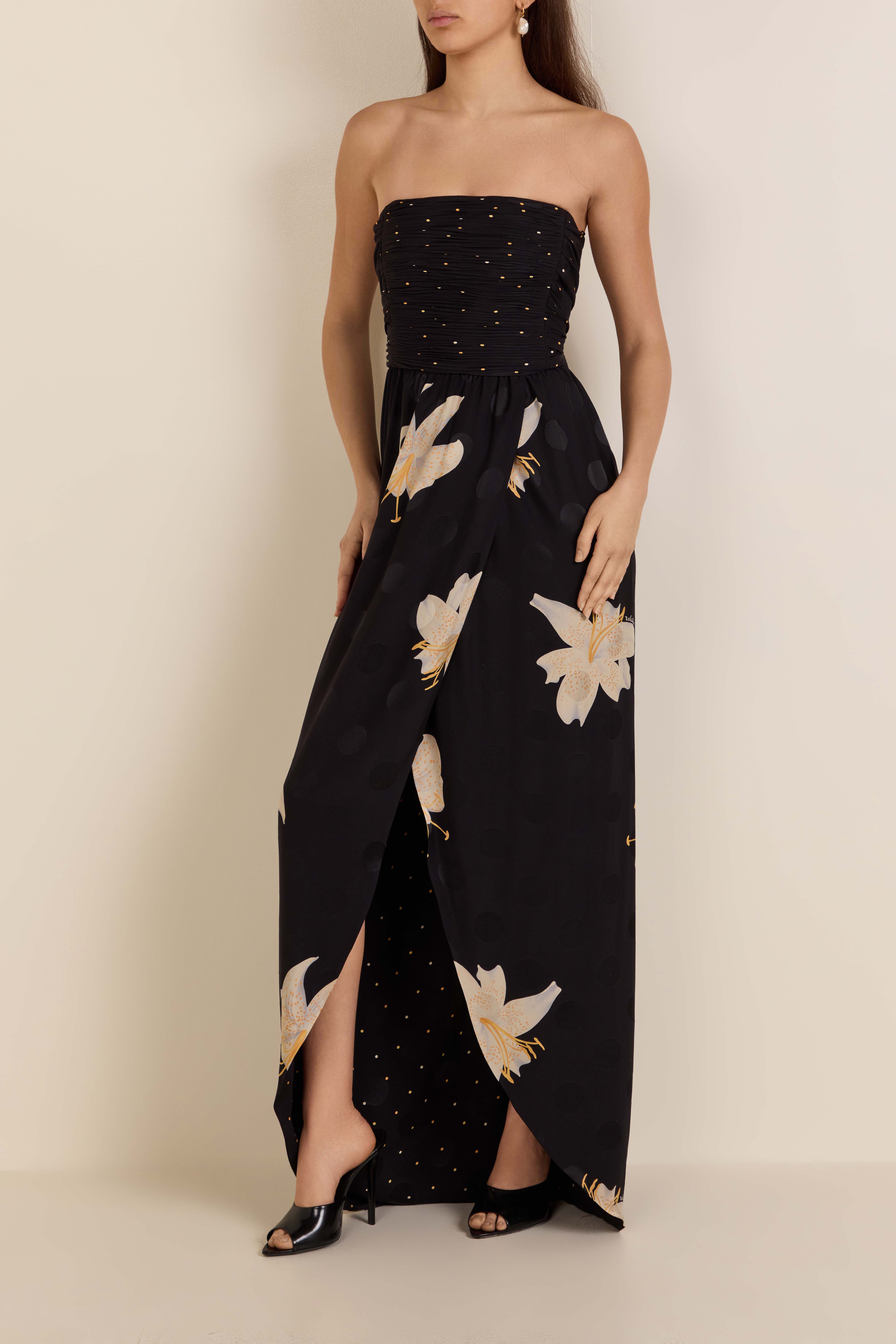 תמונת דוגמן קידמית של שמלת משי