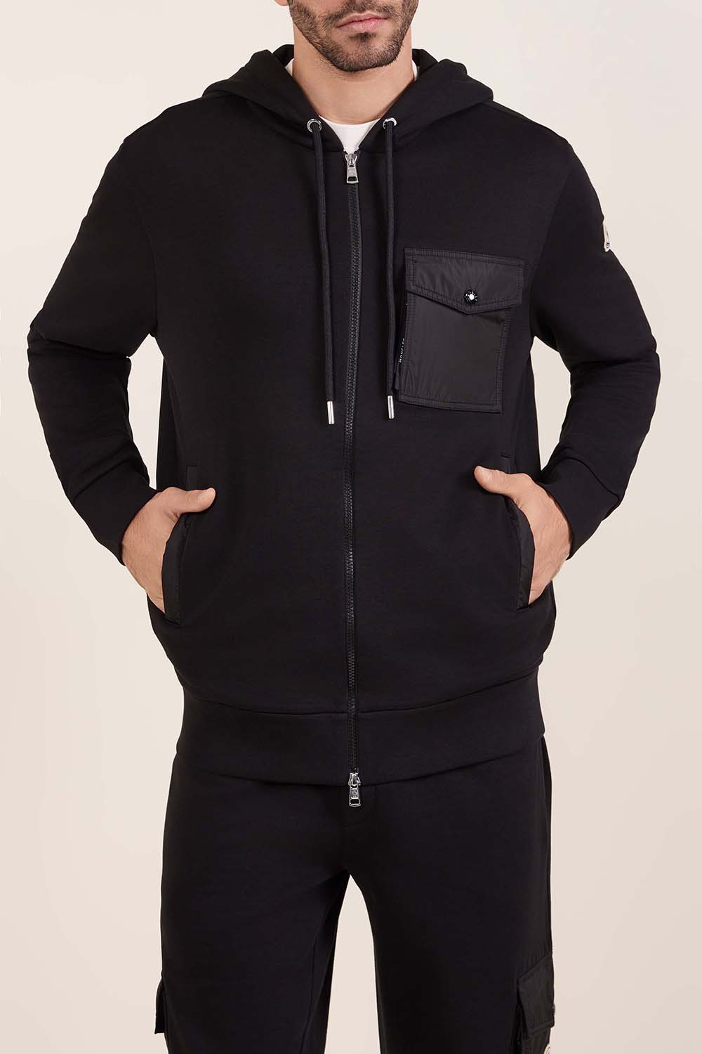 תמונת דוגמן קידמית של ז'קט קפוצ'ון